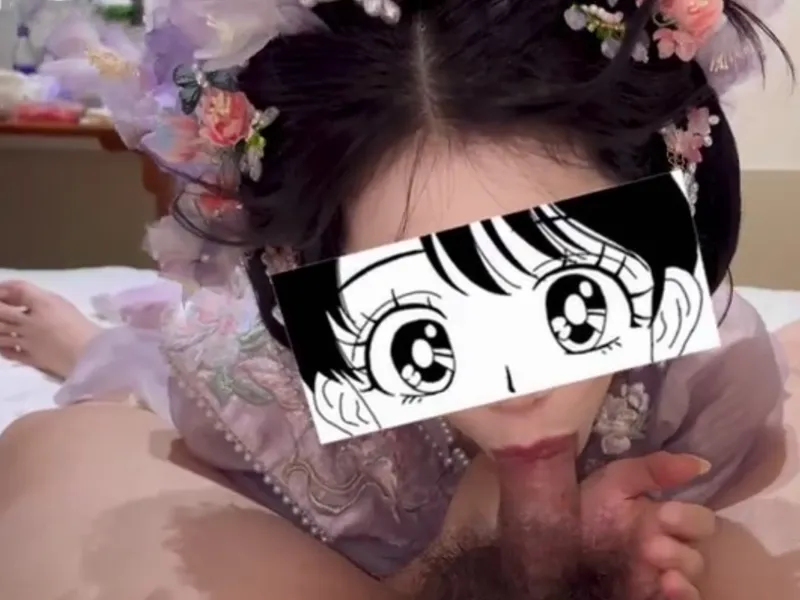 Gái xinh trong bộ đồ con yêu mút chim cực đã